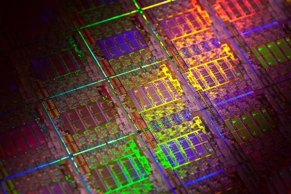至尊配资 半导体行业第一！Intel 2024年研发投入165.5亿美元：比NVIDIA还高
